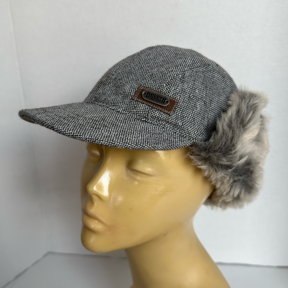 Duluth Trading Co Cap Hat Medium Grey Ear Flaps Knit Bill Lined Faux Fur Winter